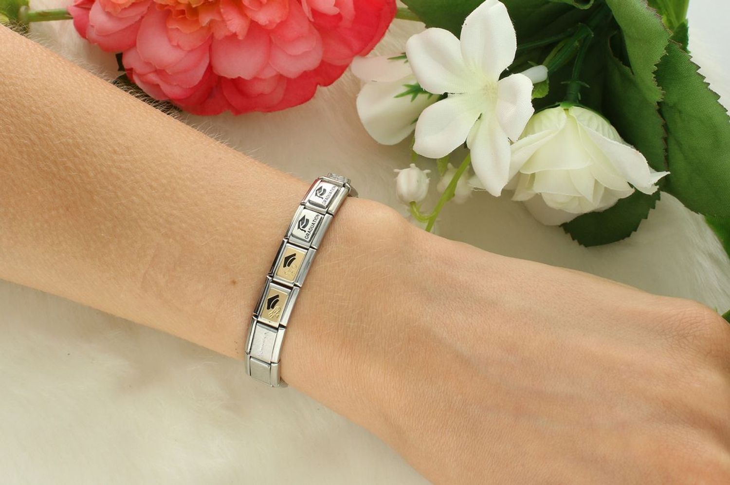 330109 02 – Zawieszka Czapka Absolwenta 925.jpg